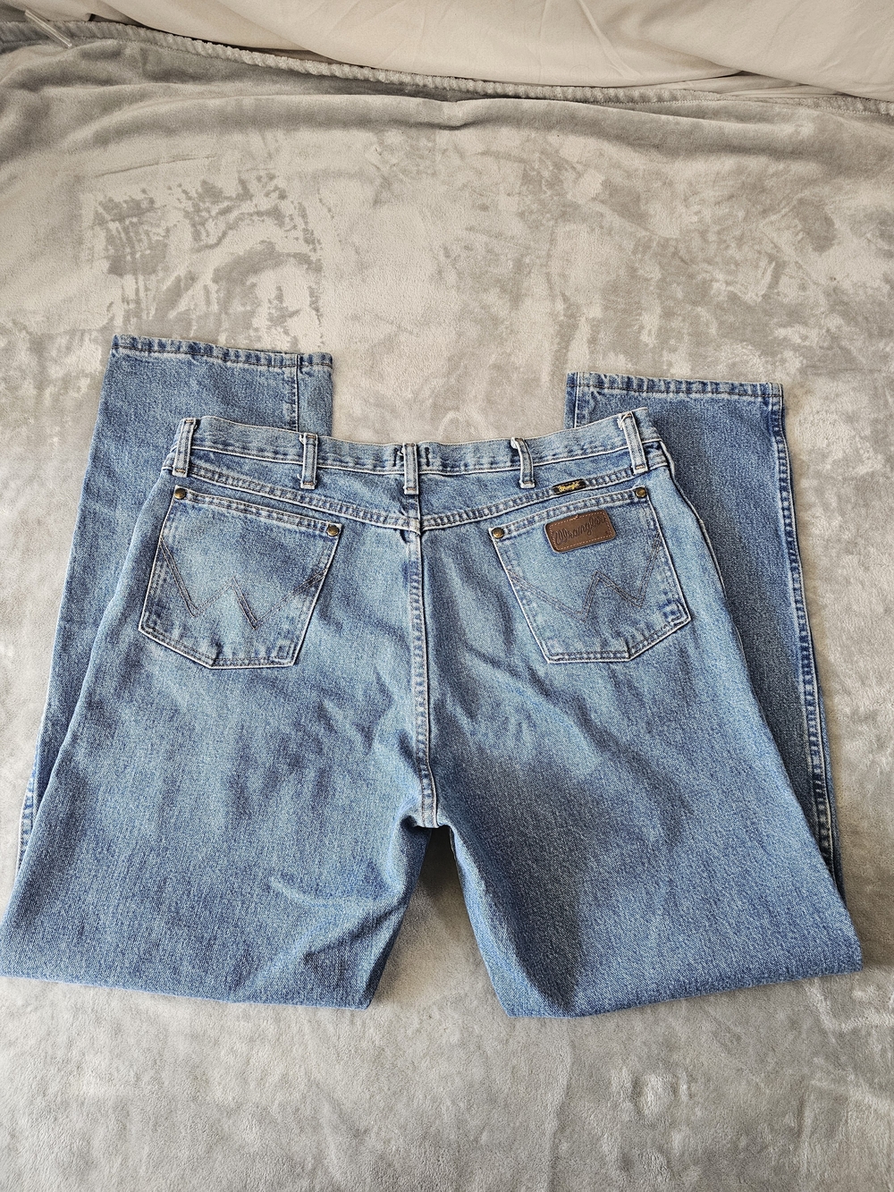 Wrangler Men's Medium Blue Straight‎ Leg Jeans Sz 38"x32"